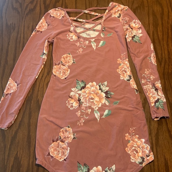 Cute Pink Dress 🌸 - Picture 4 of 4